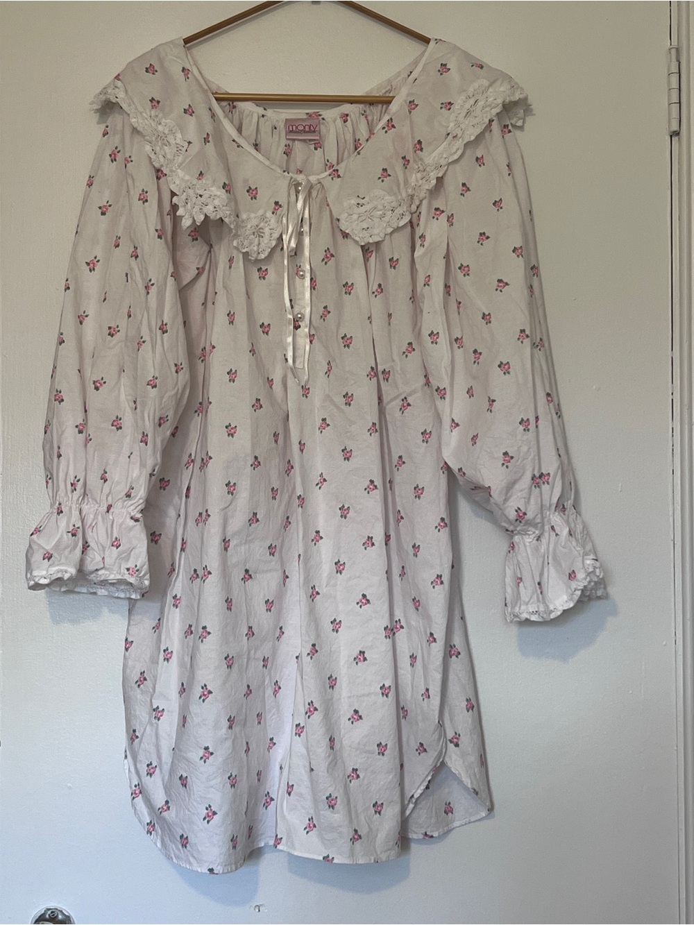White Floral short Cotton Nightgown with Lace Collar and pink floral pattern